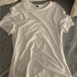 Lululemon T-shirt
